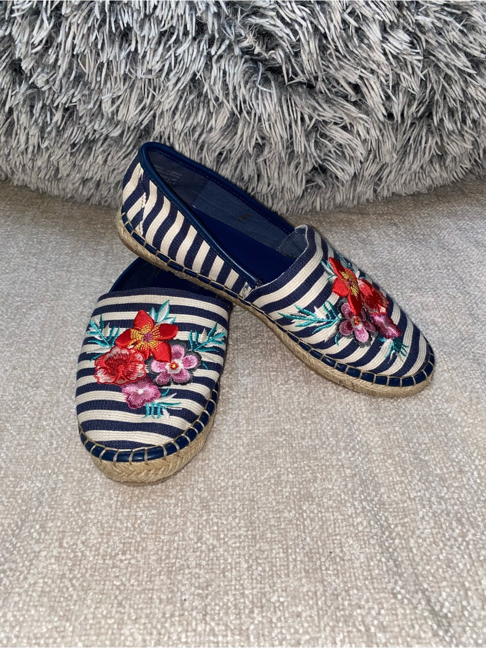 ALDO Qaressi Floral Embroidered Boho Navy Striped Espadrilles Size 7